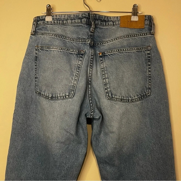 & DENIM Distressed 90s Boyfriend Light Wash Jeans - Picture 8 of 11